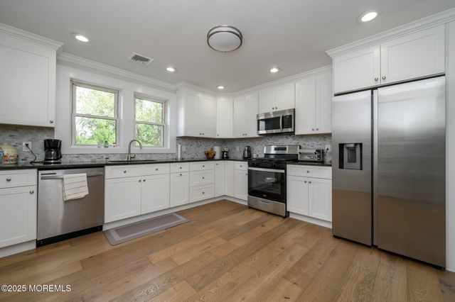 115 10th Street 11-113, Keansburg, NJ 07734