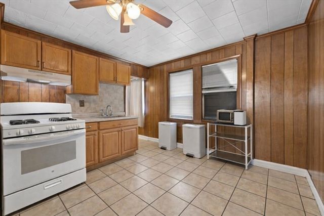 19 Heath St, Everett, MA 02149