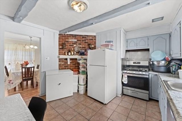 19 Heath St, Everett, MA 02149