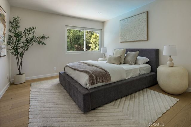 24208 Hatteras, Woodland Hills, CA 91367