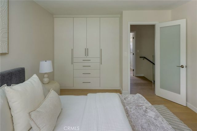 24208 Hatteras, Woodland Hills, CA 91367