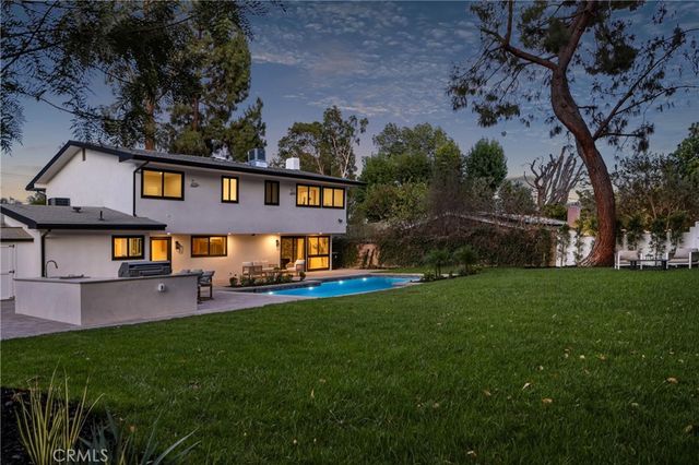 24208 Hatteras, Woodland Hills, CA 91367