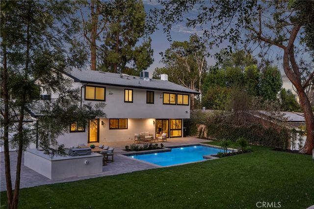 24208 Hatteras, Woodland Hills, CA 91367