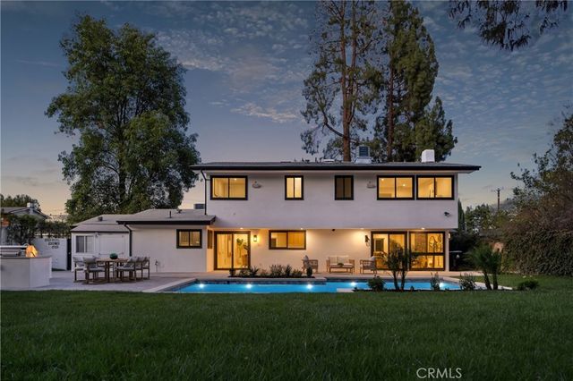 24208 Hatteras, Woodland Hills, CA 91367