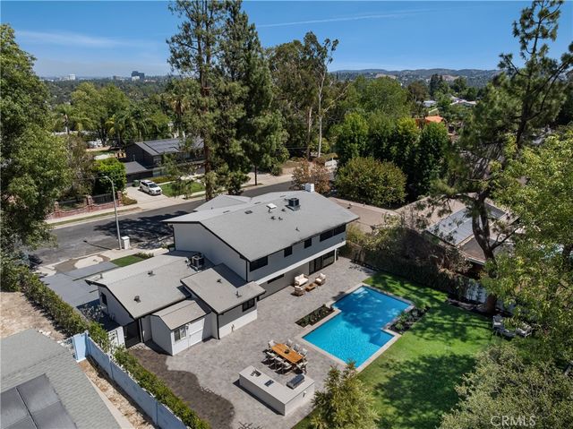 24208 Hatteras, Woodland Hills, CA 91367