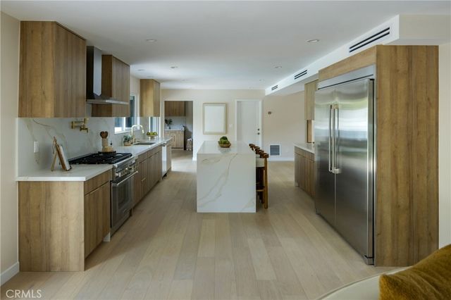 24208 Hatteras, Woodland Hills, CA 91367