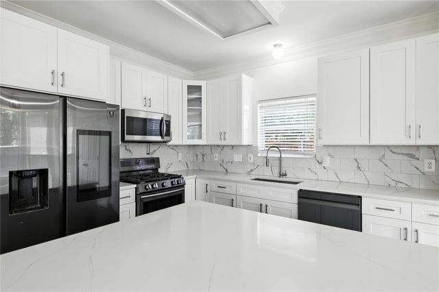 1901 Avante DR, Cedar Park, TX 78613