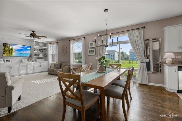 47 Windstone Drive, North Aurora, IL 60542