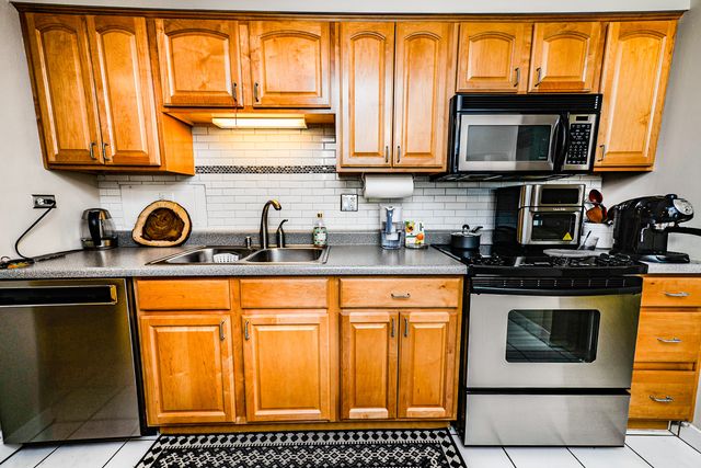 1415 E Central Road 206A, Arlington Heights, IL 60005