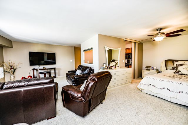 1415 E Central Road 206A, Arlington Heights, IL 60005