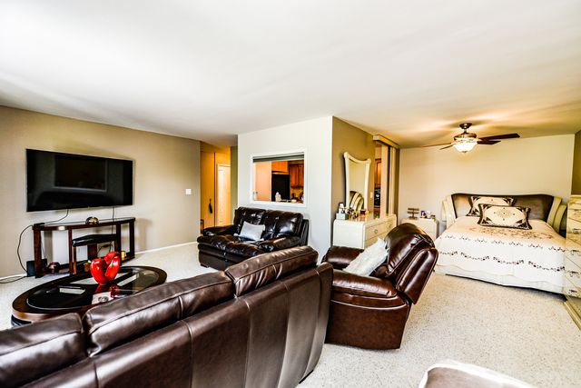 1415 E Central Road 206A, Arlington Heights, IL 60005