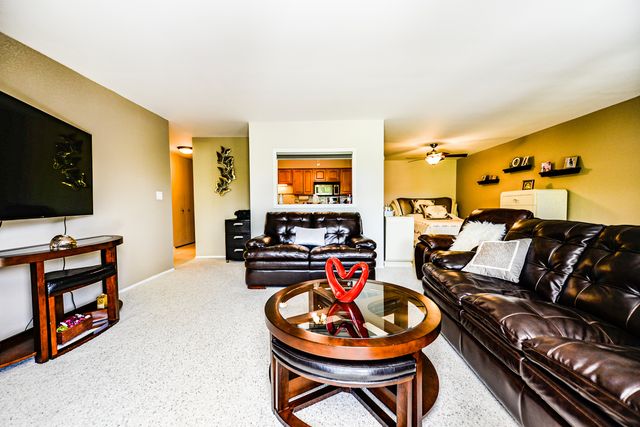 1415 E Central Road 206A, Arlington Heights, IL 60005