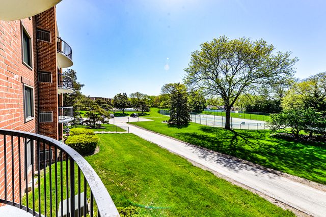 1415 E Central Road 206A, Arlington Heights, IL 60005