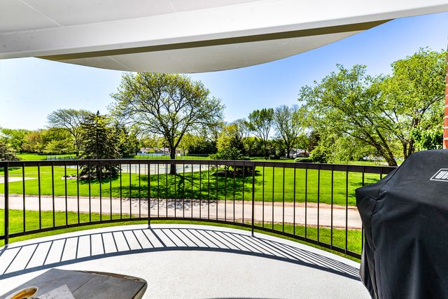 1415 E Central Road 206A, Arlington Heights, IL 60005
