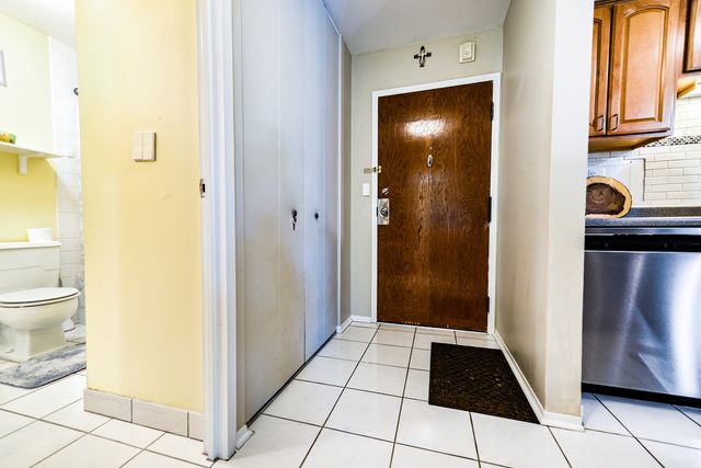 1415 E Central Road 206A, Arlington Heights, IL 60005