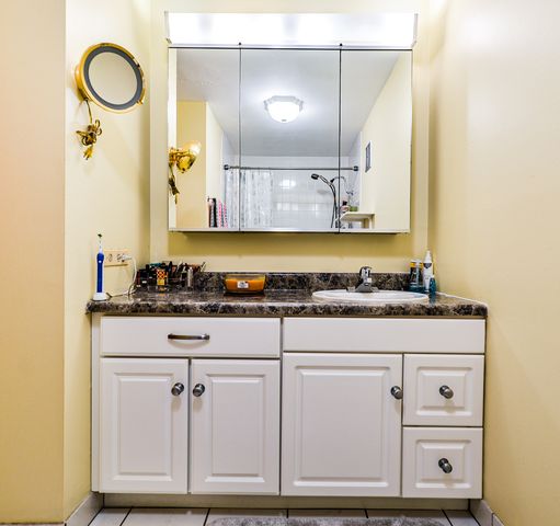 1415 E Central Road 206A, Arlington Heights, IL 60005
