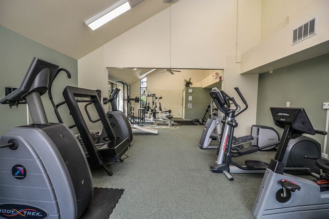 1415 E Central Road 206A, Arlington Heights, IL 60005