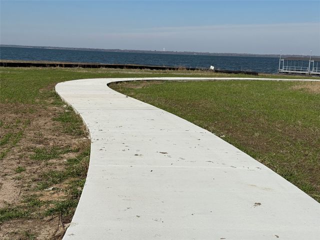 784 Shores Drive, Honey Grove, TX 75446