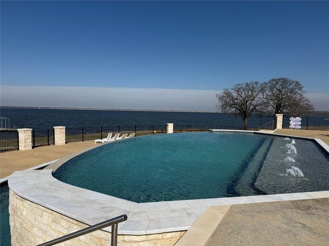 784 Shores Drive, Honey Grove, TX 75446