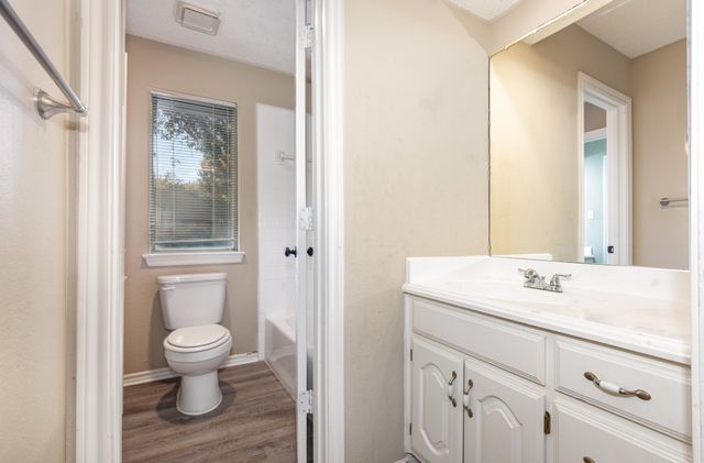 6315 Meadowmere Lane, Arlington, TX 76001