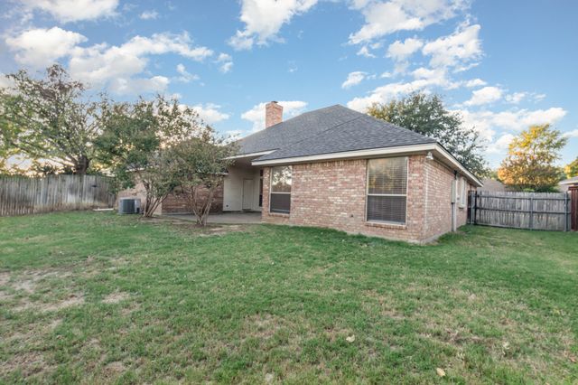 6315 Meadowmere Lane, Arlington, TX 76001