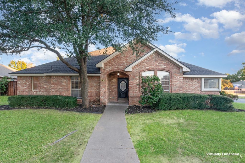 6315 Meadowmere Lane, Arlington, TX 76001