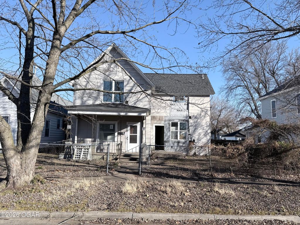 1403 S Sergeant Avenue, Joplin, MO 64804