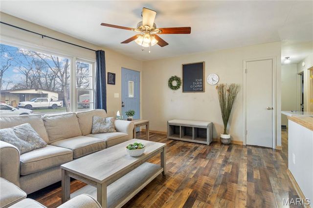 911 S Prairie Street, Sikeston, MO 63801