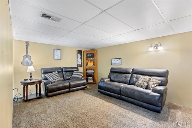 911 S Prairie Street, Sikeston, MO 63801