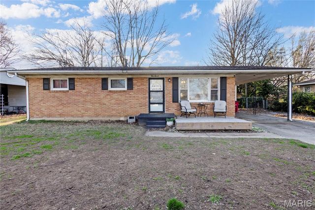 911 S Prairie Street, Sikeston, MO 63801