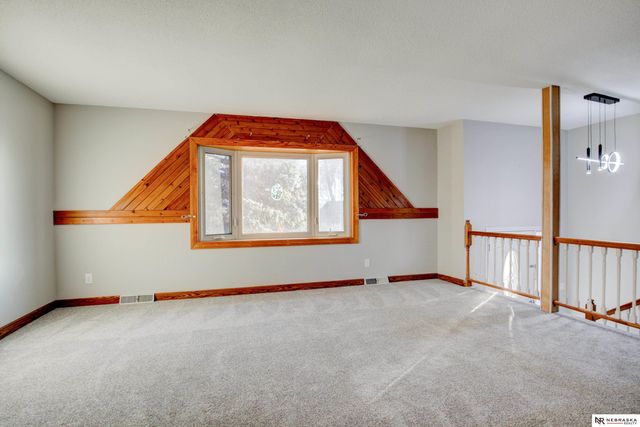 11430 Sunburst Street, Omaha, NE 68164