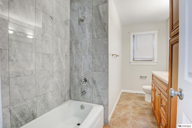 11430 Sunburst Street, Omaha, NE 68164