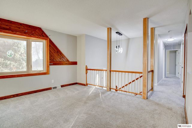 11430 Sunburst Street, Omaha, NE 68164