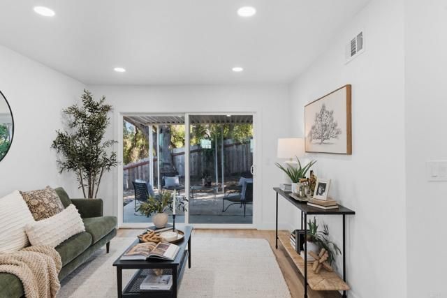 6729 Mezin Way, San Diego, CA 92114