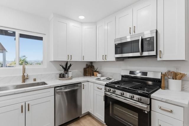 6729 Mezin Way, San Diego, CA 92114