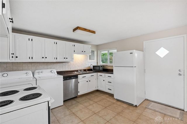 2227 Los Arrow Drive, Dayton, OH 45439
