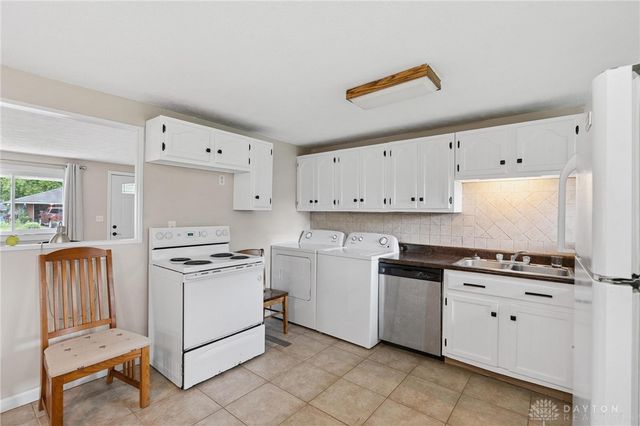 2227 Los Arrow Drive, Dayton, OH 45439