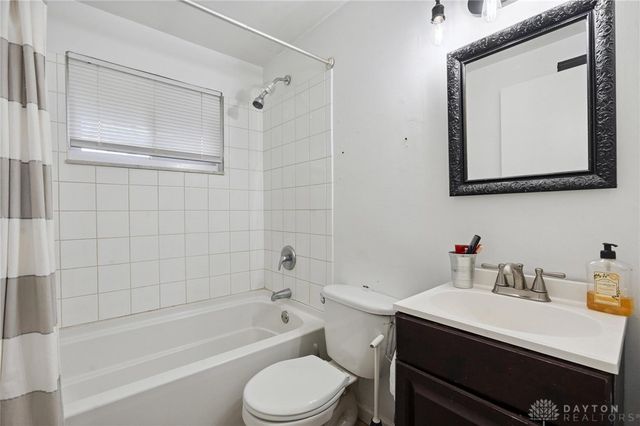 2227 Los Arrow Drive, Dayton, OH 45439