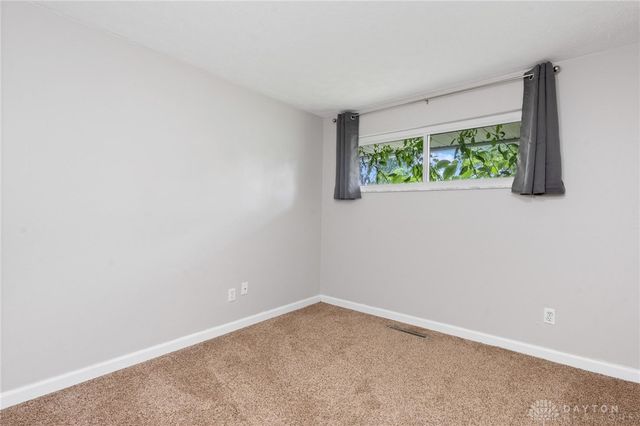 2227 Los Arrow Drive, Dayton, OH 45439