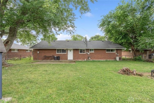 2227 Los Arrow Drive, Dayton, OH 45439