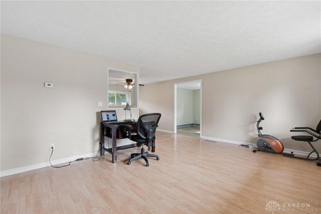 2227 Los Arrow Drive, Dayton, OH 45439