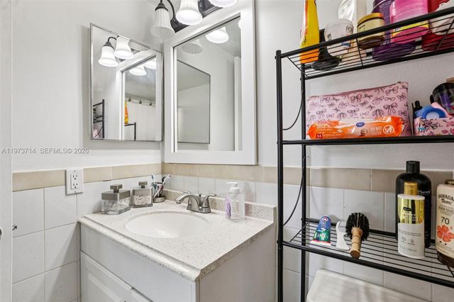 5930 W 25th Ct 104, Hialeah, FL 33016