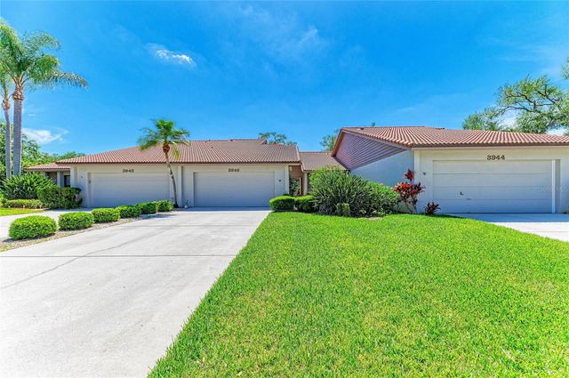 3946 WILSHIRE CIRCLE E 168, Sarasota, FL 34238