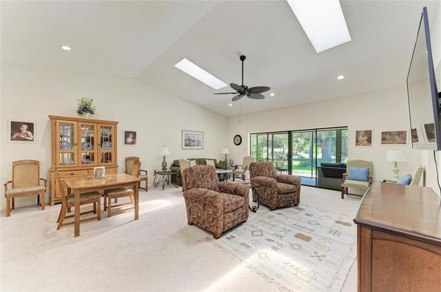 3946 WILSHIRE CIRCLE E 168, Sarasota, FL 34238