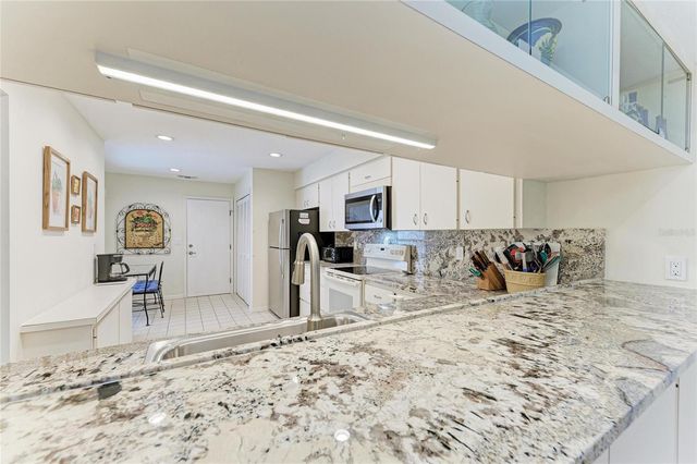 3946 WILSHIRE CIRCLE E 168, Sarasota, FL 34238