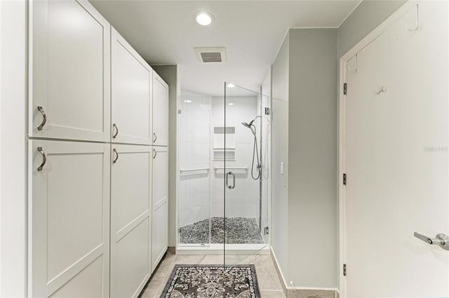 3946 WILSHIRE CIRCLE E 168, Sarasota, FL 34238