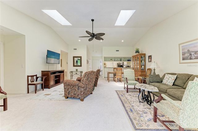 3946 WILSHIRE CIRCLE E 168, Sarasota, FL 34238