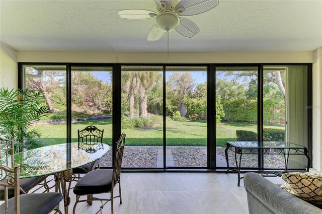 3946 WILSHIRE CIRCLE E 168, Sarasota, FL 34238