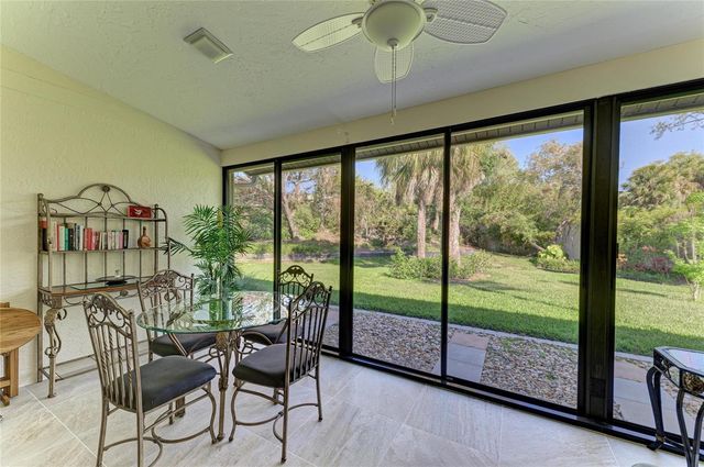 3946 WILSHIRE CIRCLE E 168, Sarasota, FL 34238