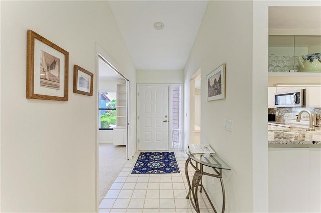 3946 WILSHIRE CIRCLE E 168, Sarasota, FL 34238